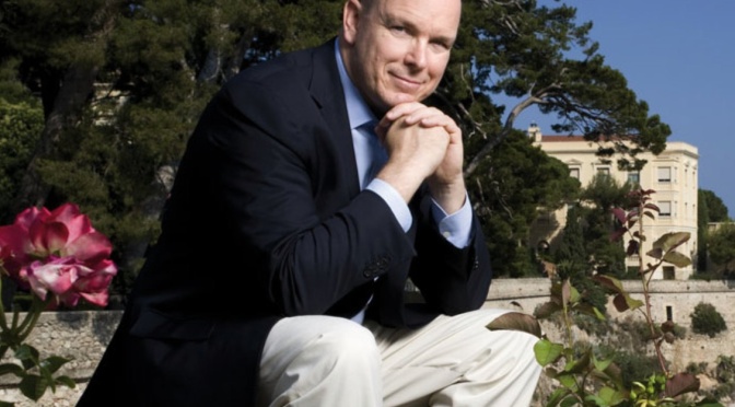 His Serene Highness Prince Albert II of Monaco Attends a Charity Dinner. (VIDEO)